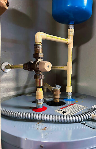https://mountpleasanthotwater.com.au/uploads/2025/06/gas-hot-water-system-35892.jpg