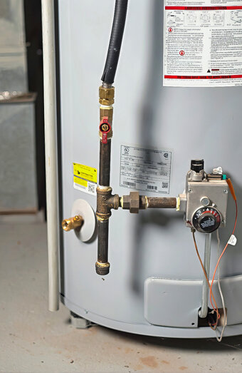 https://mountpleasanthotwater.com.au/uploads/2025/06/gas-hot-water-system-65811.jpg