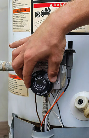 https://mountpleasanthotwater.com.au/uploads/2025/06/hot-water-servicing-68760.jpg