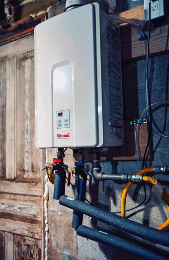 https://mountpleasanthotwater.com.au/uploads/2025/06/hot-water-servicing-84983.jpg