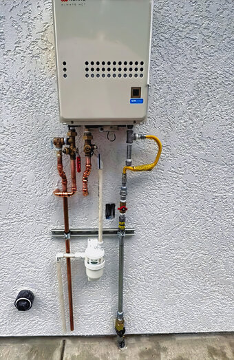 https://mountpleasanthotwater.com.au/uploads/2025/06/thermostatic-water-systems-62598.jpg